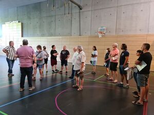 Besuch in der Schönauer Mehrzweckhalle